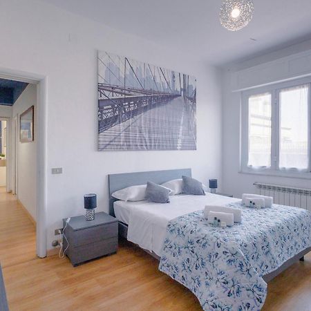 "L'Attico Bianco" City View 10 M A Piedi Dal Mare Savona Exterior photo