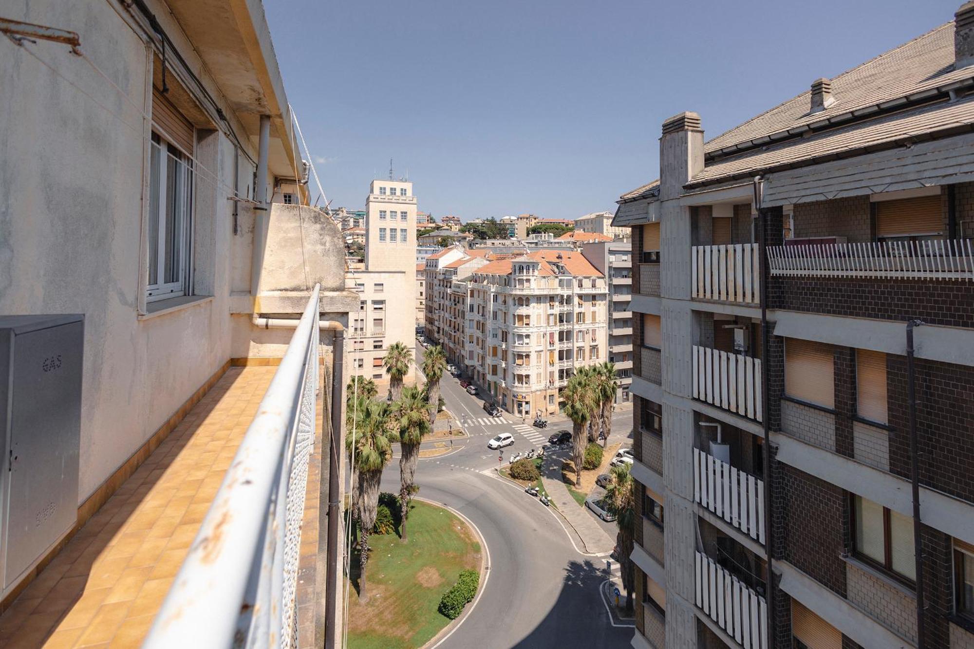 "L'Attico Bianco" City View 10 M A Piedi Dal Mare Savona Exterior photo