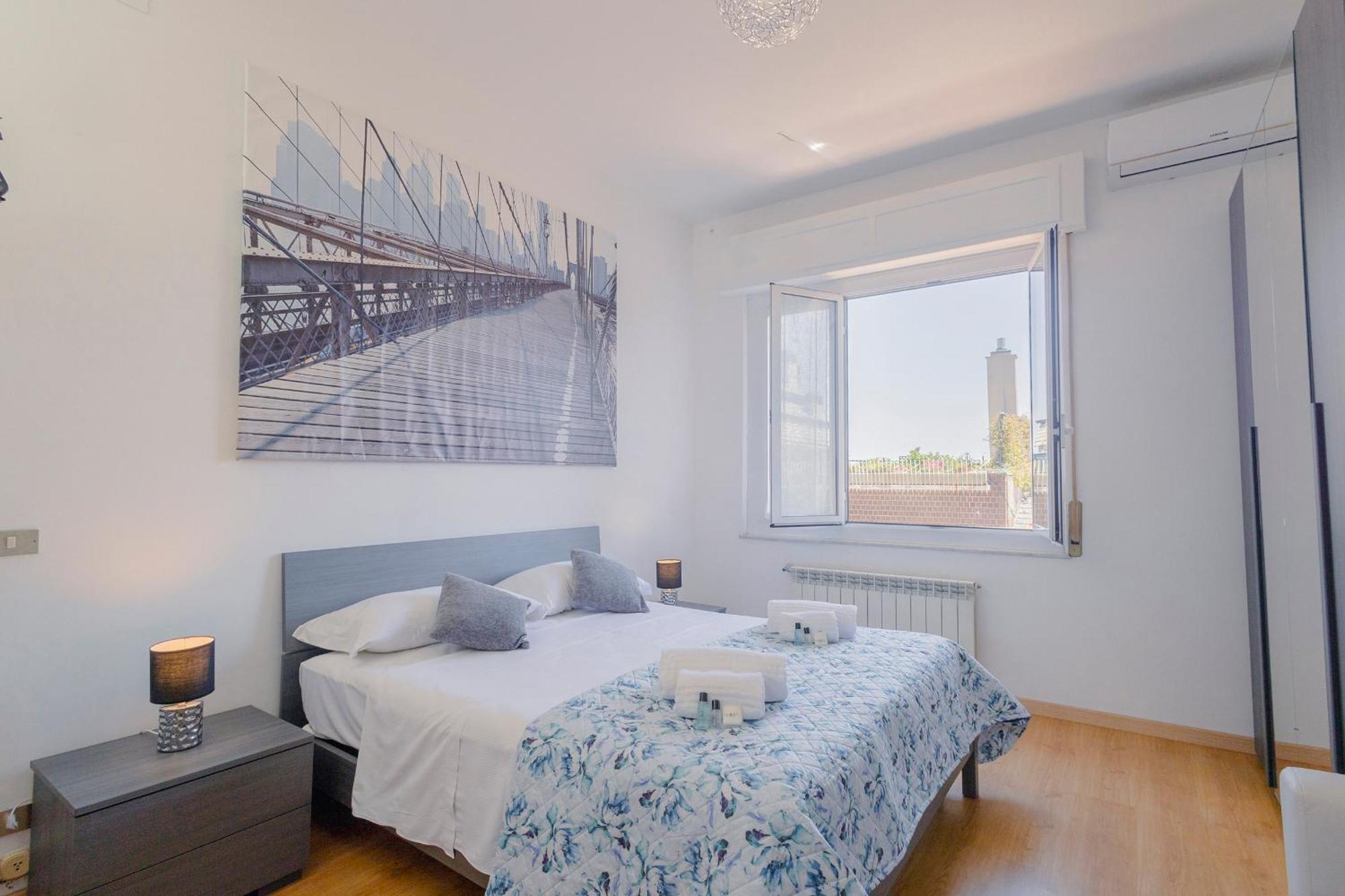 "L'Attico Bianco" City View 10 M A Piedi Dal Mare Savona Exterior photo