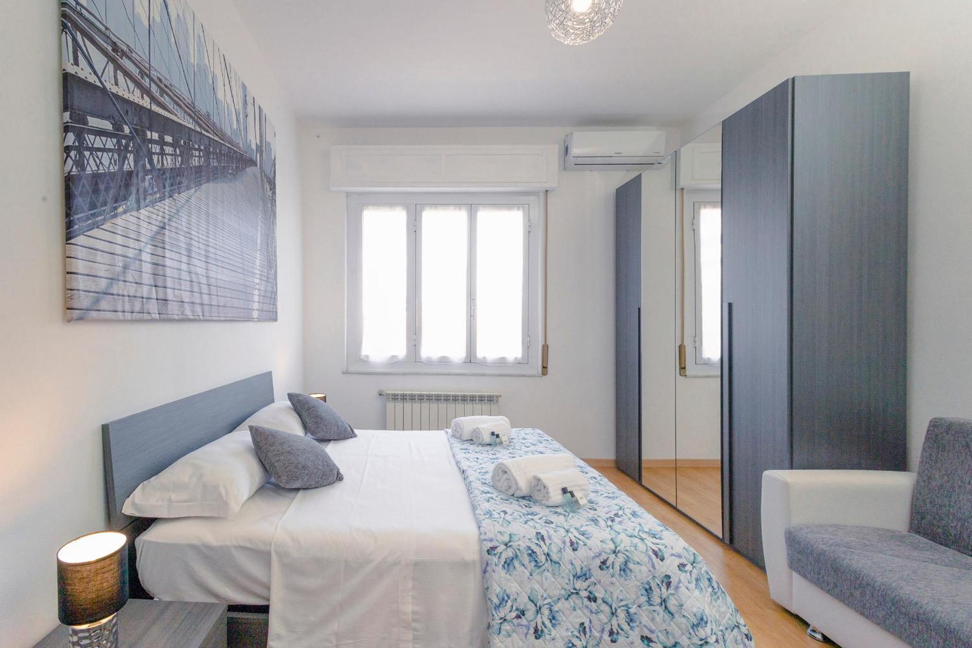 "L'Attico Bianco" City View 10 M A Piedi Dal Mare Savona Exterior photo